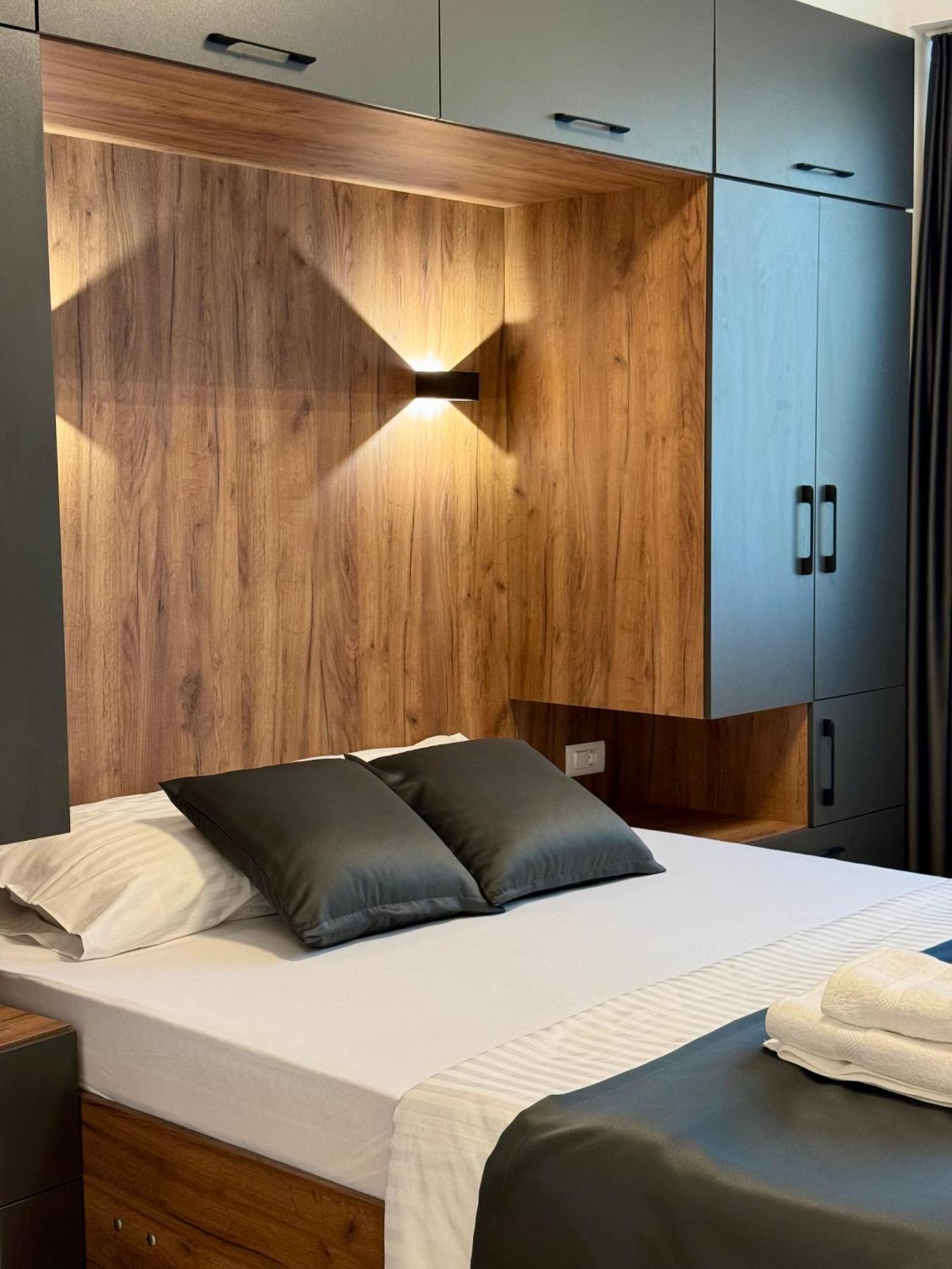 Riverside Downtown Apartments Skopje Bagian luar foto